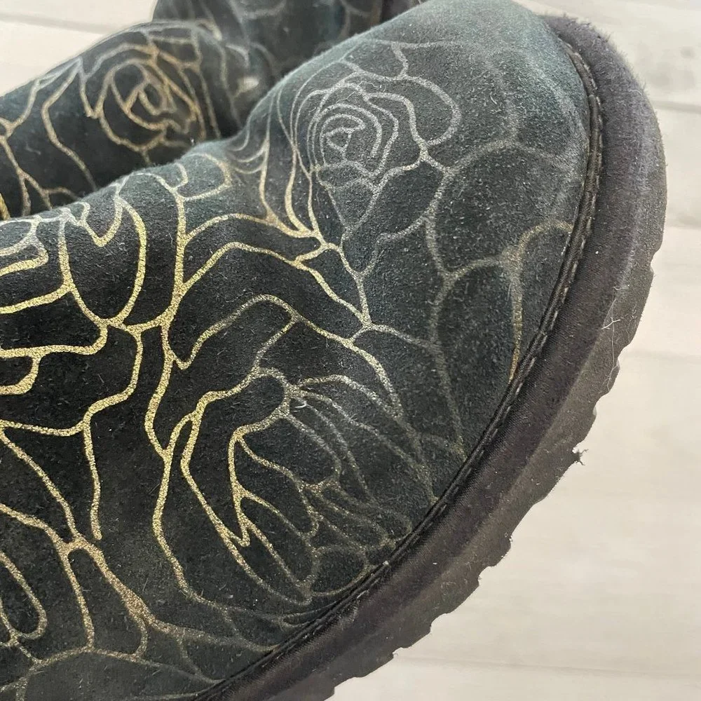 Ugg boots black with gold roses‎ size 5